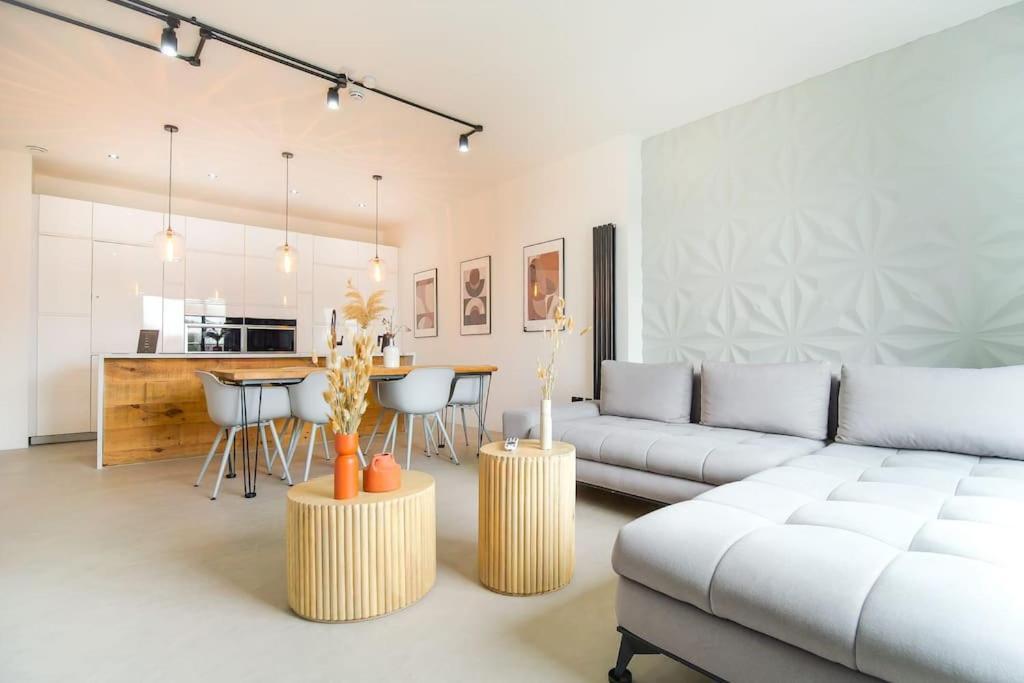 Scandinavian By The Heim Residences Манчестер Экстерьер фото